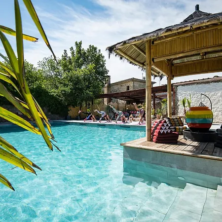 Magnifique Domaine Avec Piscine Dom wakacyjny Montréal