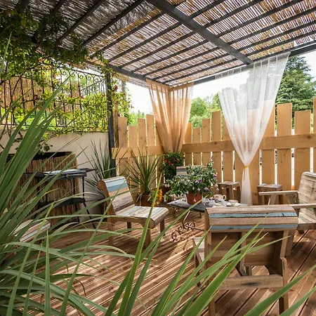 Magnifique Domaine Avec Piscine Dom wakacyjny Montréal